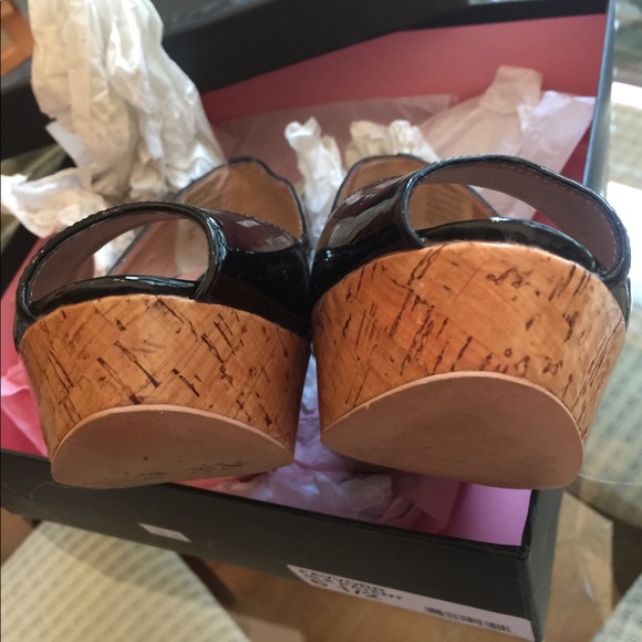 Steve Madden 6.5M Patent peep toe wedge pumps - Picture 4 of 7